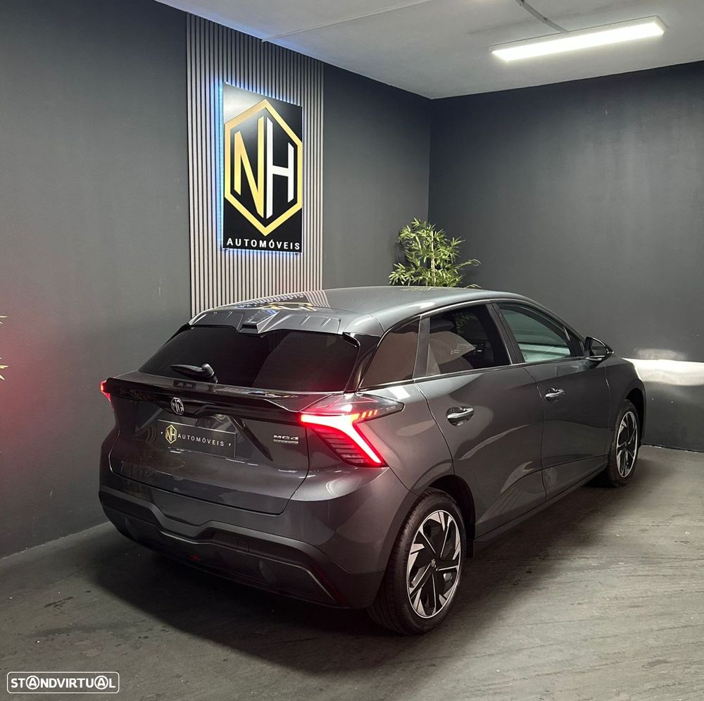 MG MG4 64 kWh Luxury - 4