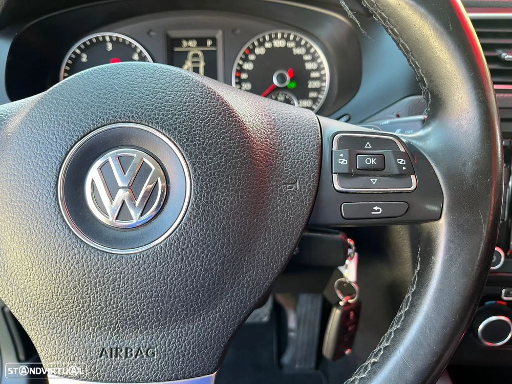 VW Jetta 1.6 TDi Highline DSG - 20