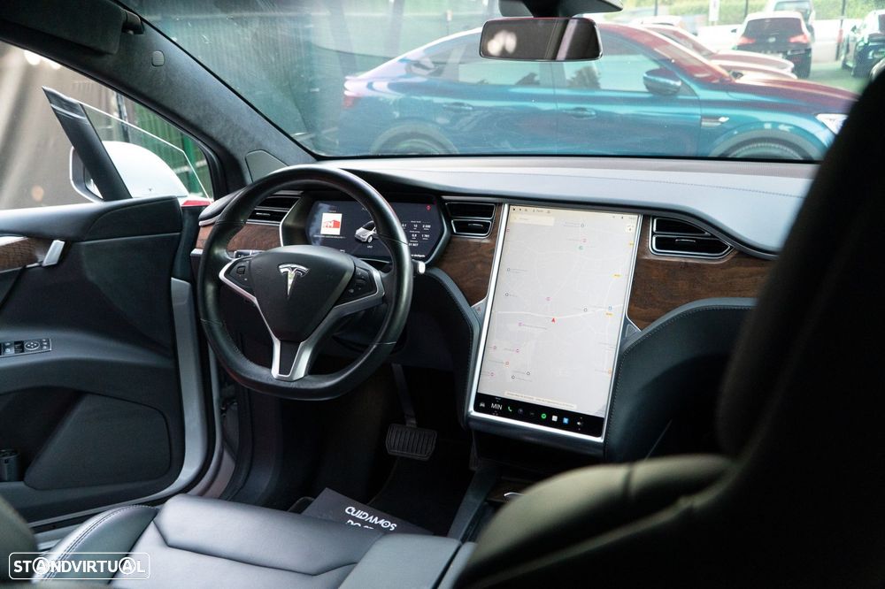 Tesla Model X 75D AWD - 13