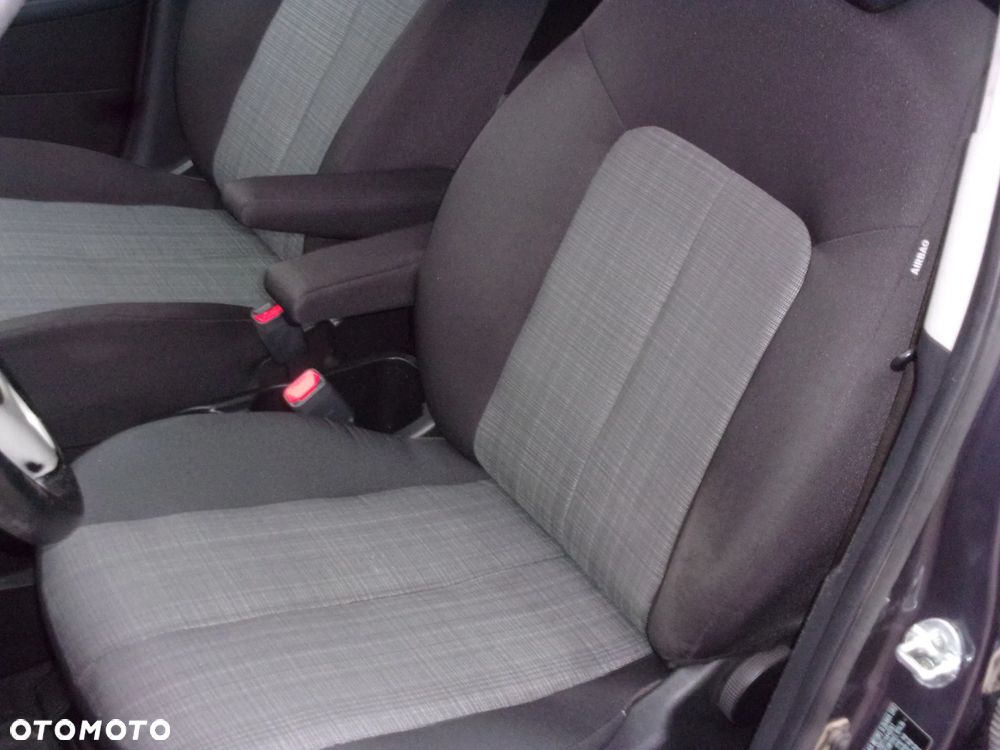 Kia Venga 1.4 S - 17