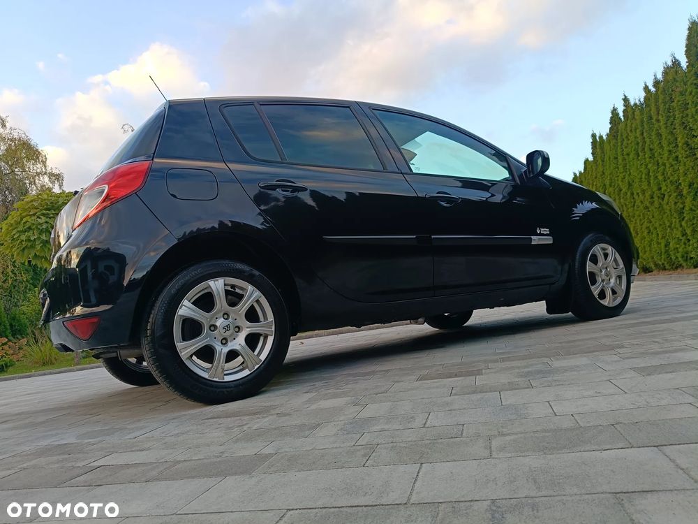 Renault Clio - 39
