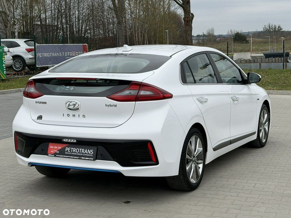 Hyundai IONIQ - 11