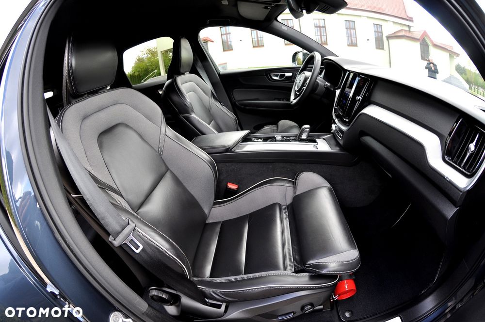 Volvo XC 60 B4 D AWD Geartronic RDesign - 27