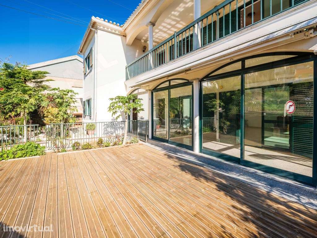 Moradia T5 com 750m² de Terreno - Rua José Afonso, São Marcos - Grande imagem: 2/60