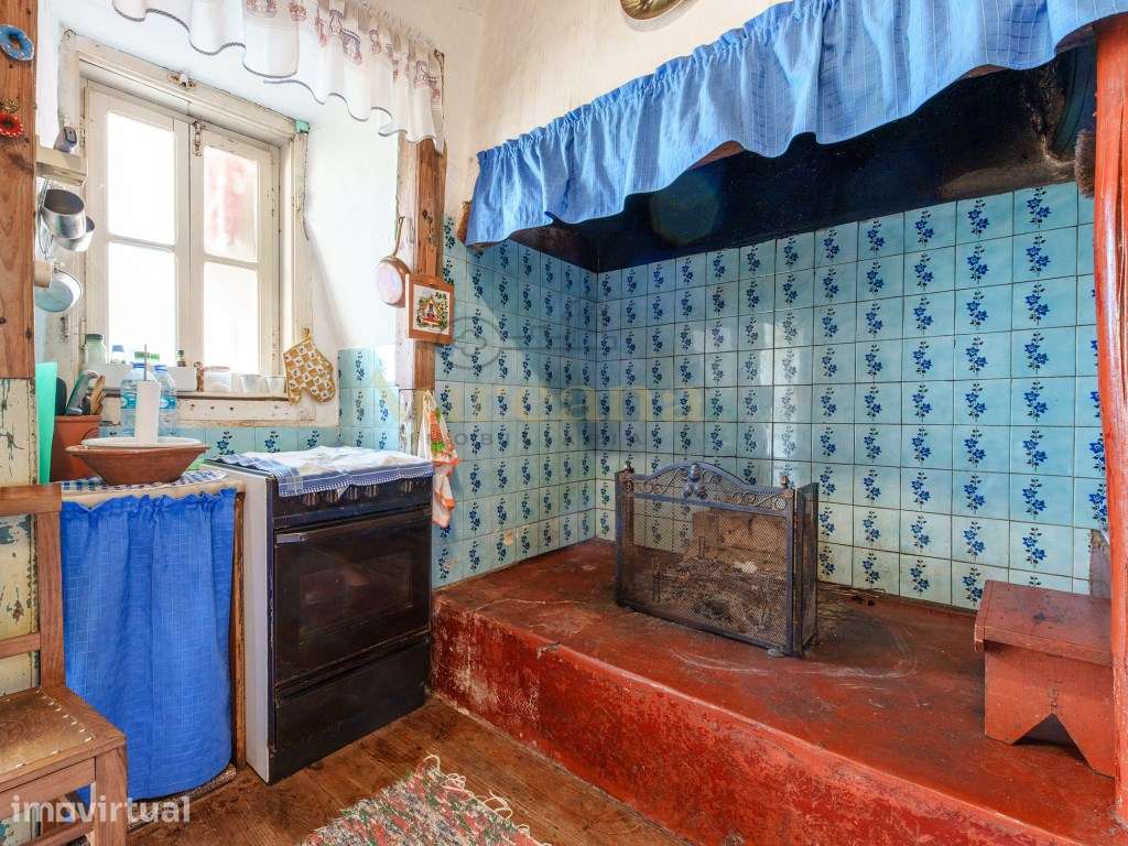Moradia T2 de Traça Tradicional Portuguesa | Próxima do Centro de F... - Grande imagem: 4/23