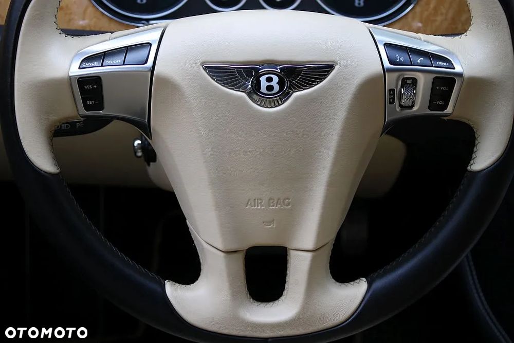 Bentley Flying Spur W12 - 20