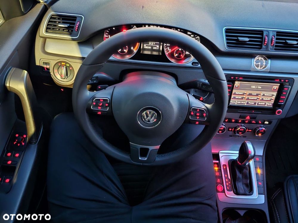 Volkswagen Passat 2.0 TDI Comfortline DSG - 28
