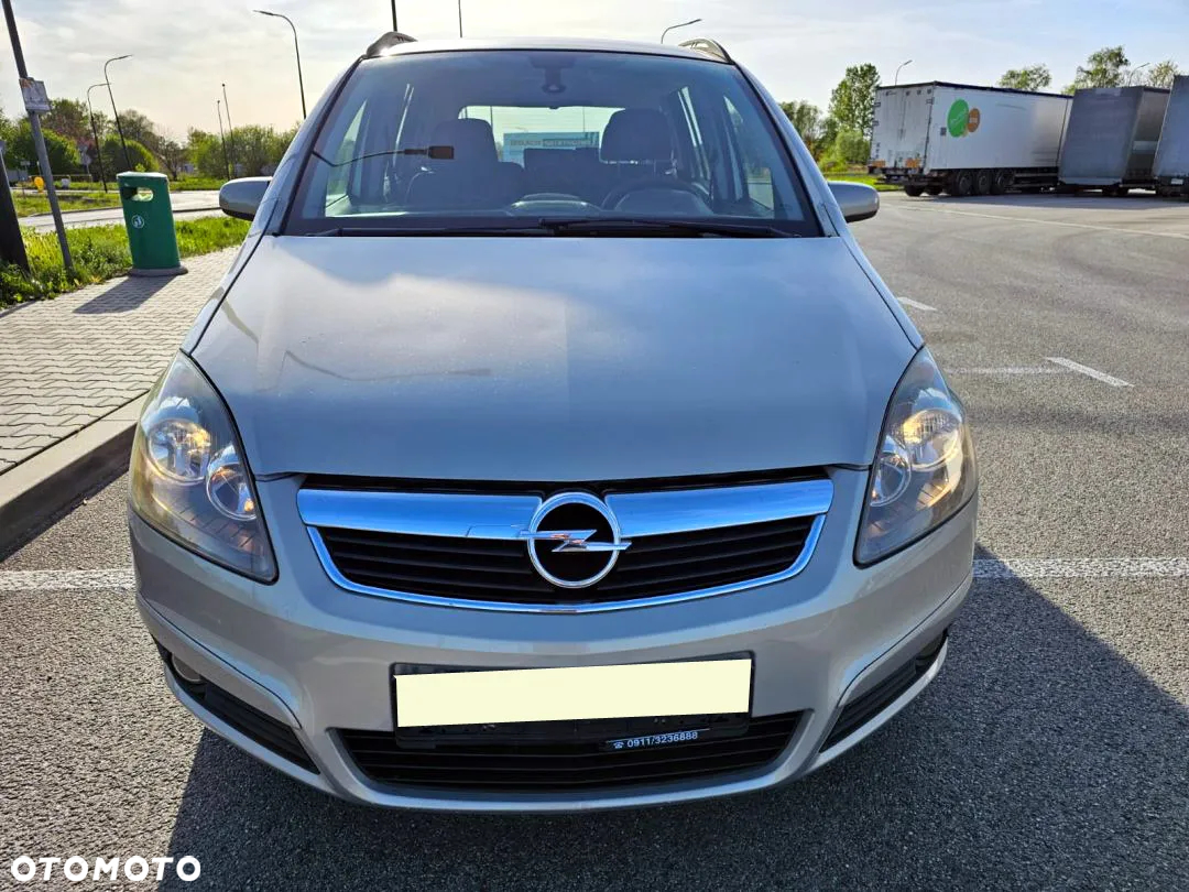 Opel Zafira 1.8 Cosmo - 2