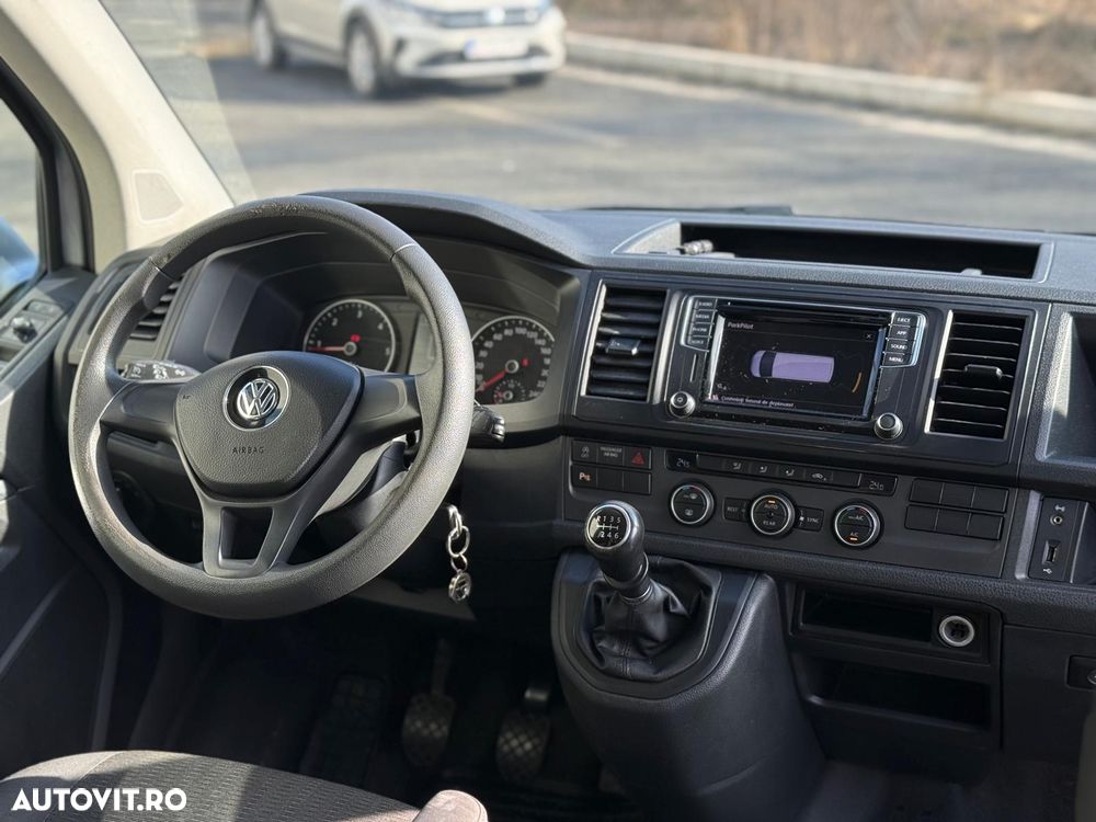 Volkswagen Caravelle - 6