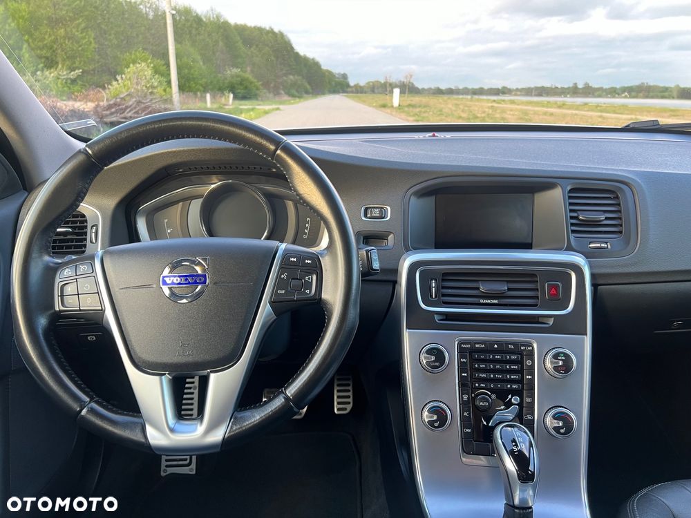 Volvo V60 Cross Country D3 Geartronic Summum - 25