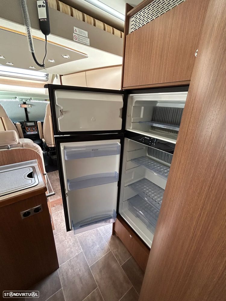 Burstner Ixeo PLUS IT 724 CAMA CENTRAL - 26