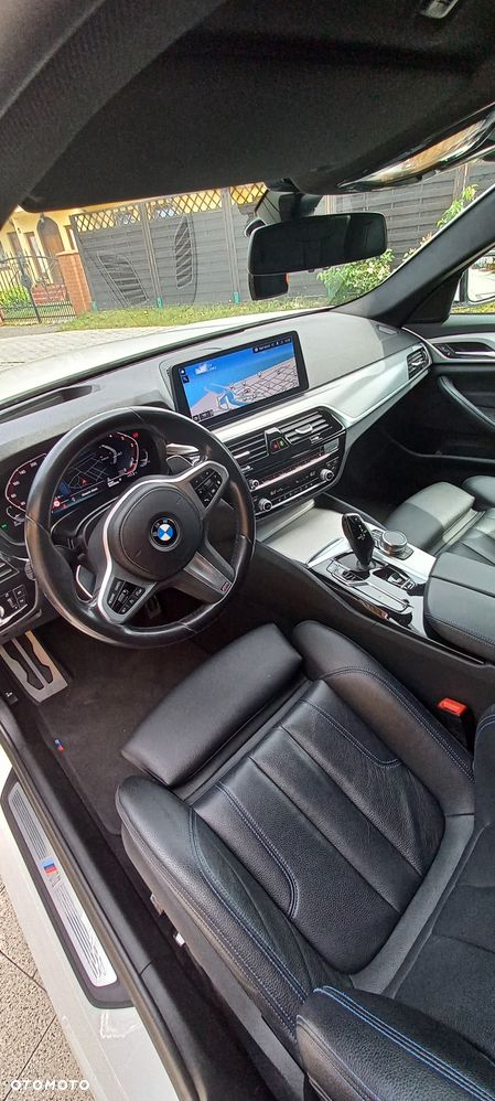 BMW Seria 5 520d M Sport - 12