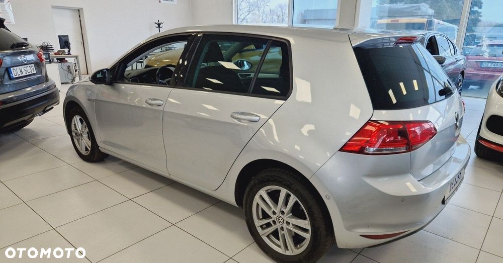 Volkswagen Golf - 10