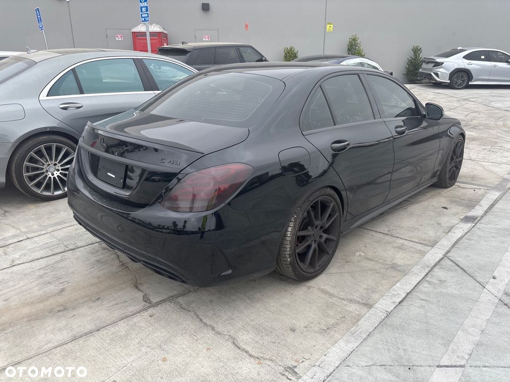 Mercedes-Benz Klasa C AMG 43 4Matic 9G-TRONIC - 3