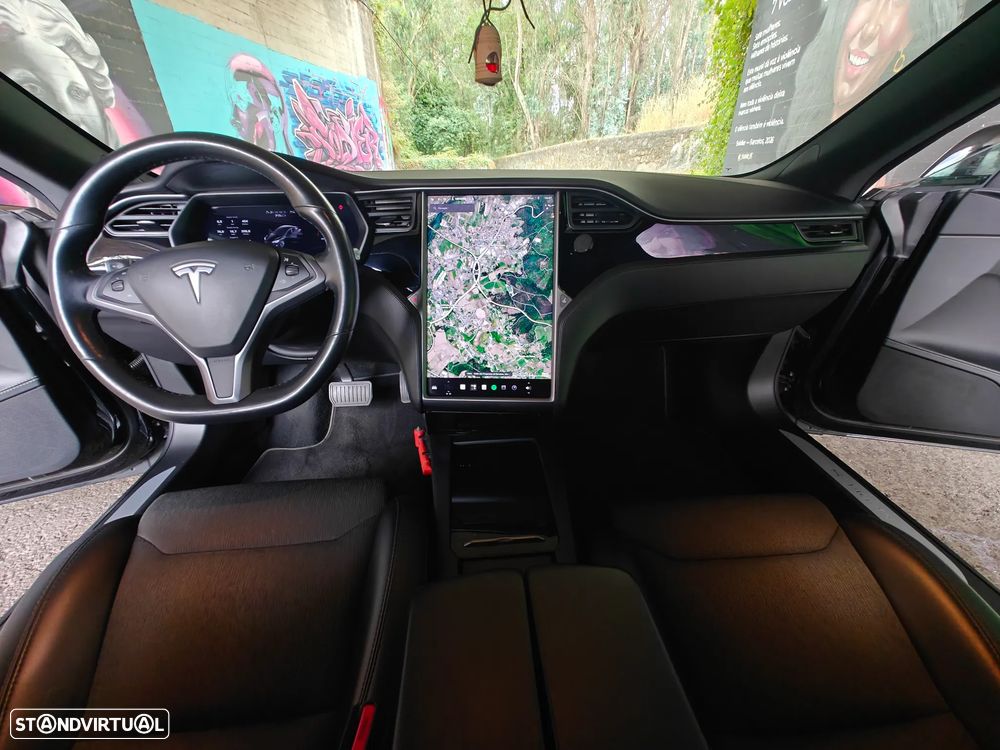 Tesla Model S - 14