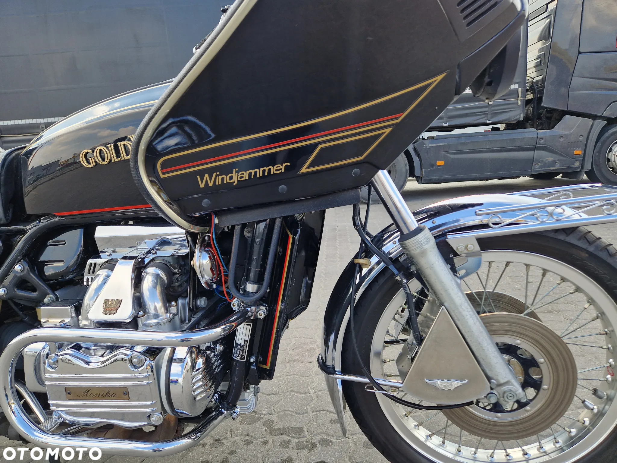 Honda GL - 25