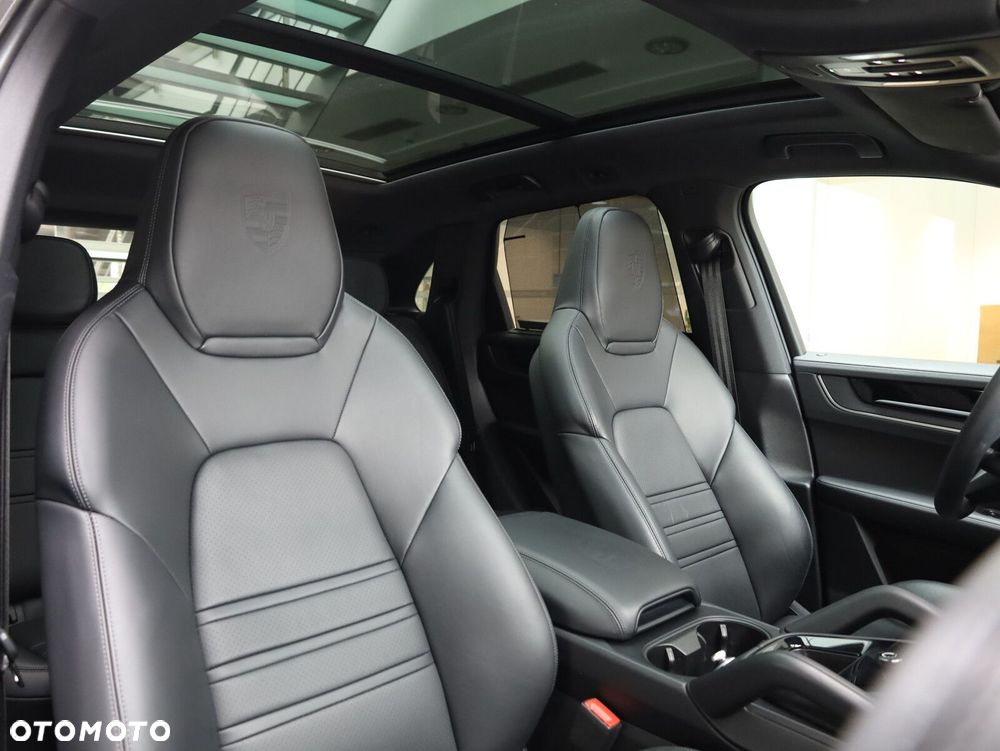 Porsche Cayenne - 21