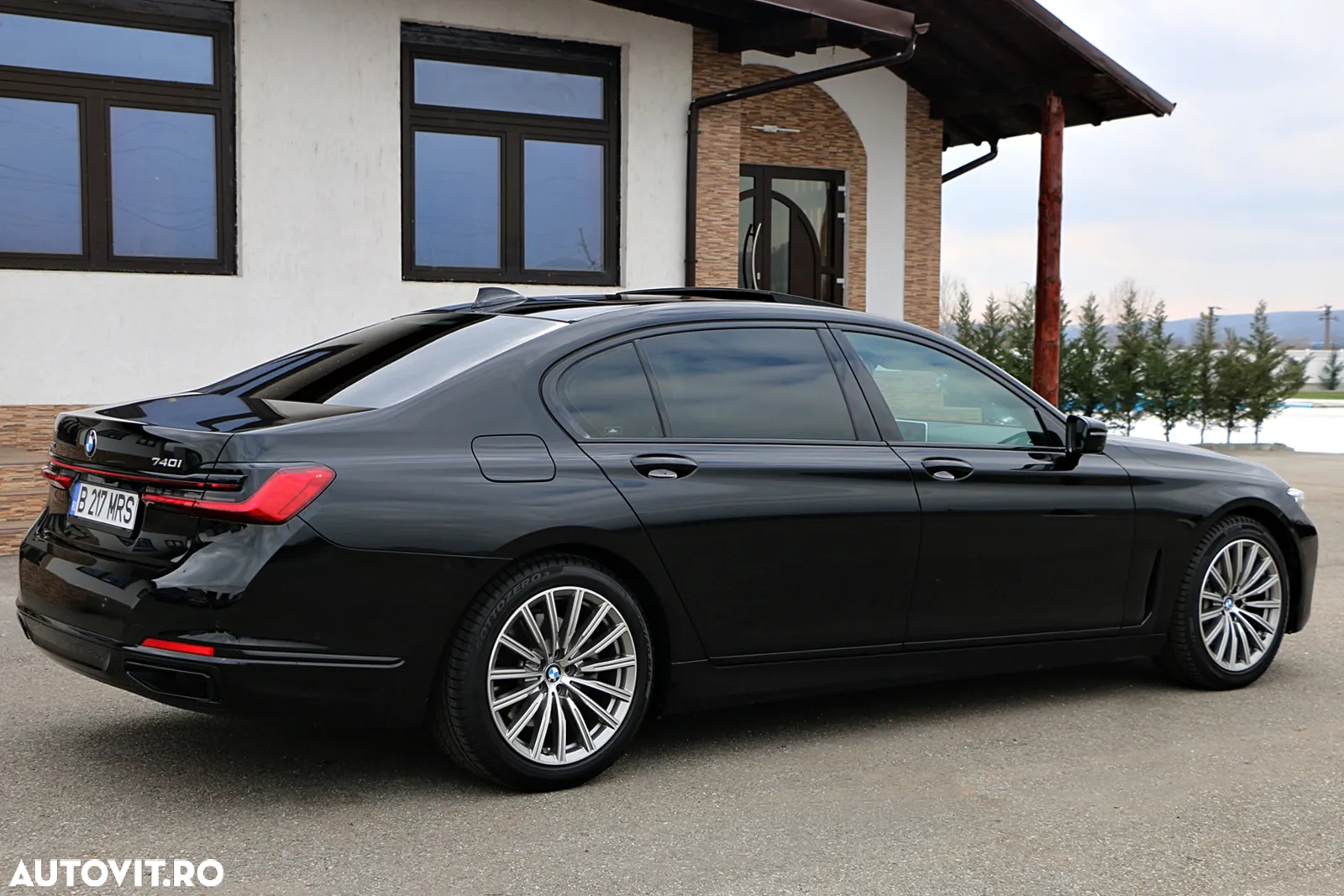 BMW Seria 7 740Li xDrive - 23