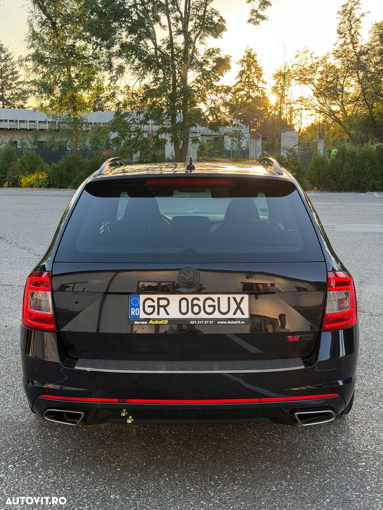 Skoda Octavia 2.0 TDI DSG RS - 10