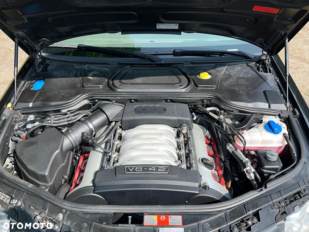 Audi A8 4.2 Quattro - 2