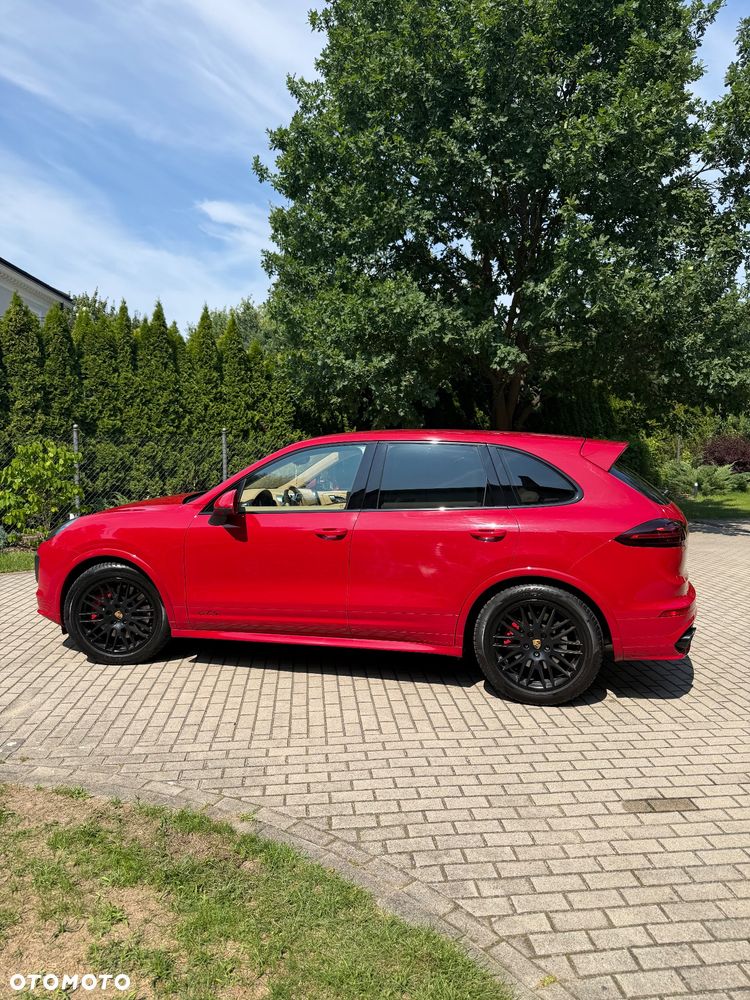 Porsche Cayenne GTS - 13