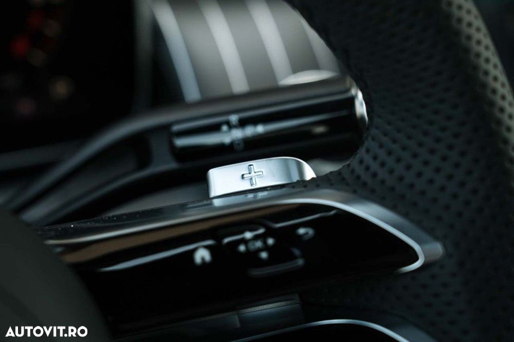 Mercedes-Benz GLC 300 e 4MATIC - 24