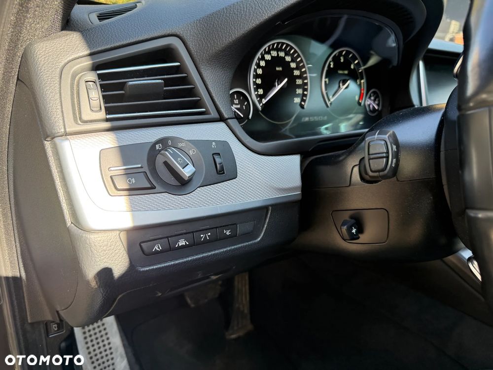 BMW Seria 5 M550d xDrive - 9