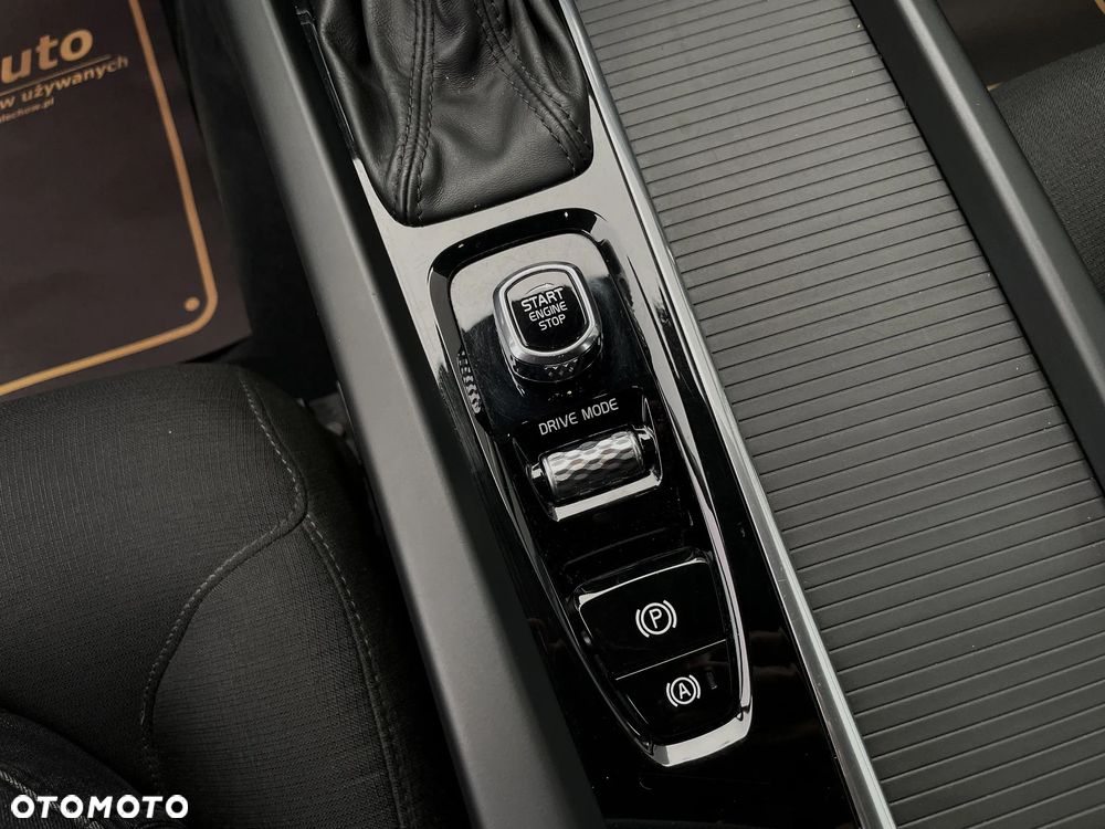 Volvo V60 D4 Geartronic Summum - 33