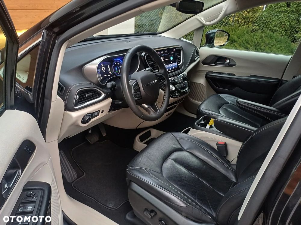 Chrysler Pacifica - 9