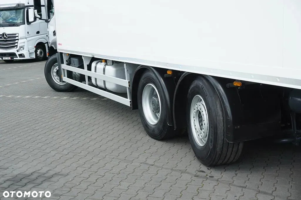 Mercedes-Benz ANTOS / 2535 / EURO 6 / CHŁODNIA + WINDA / 23 PALETY / OŚ SKRĘTNA - 19