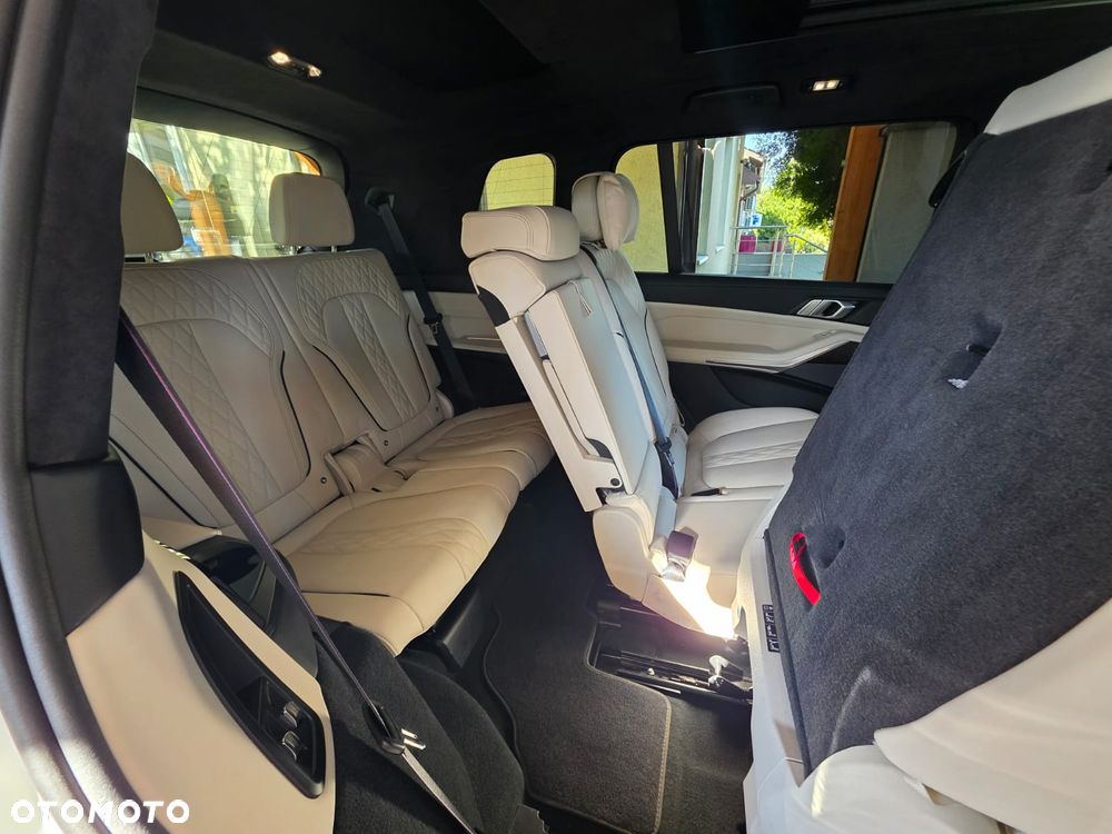 BMW X7 xDrive40d mHEV - 17