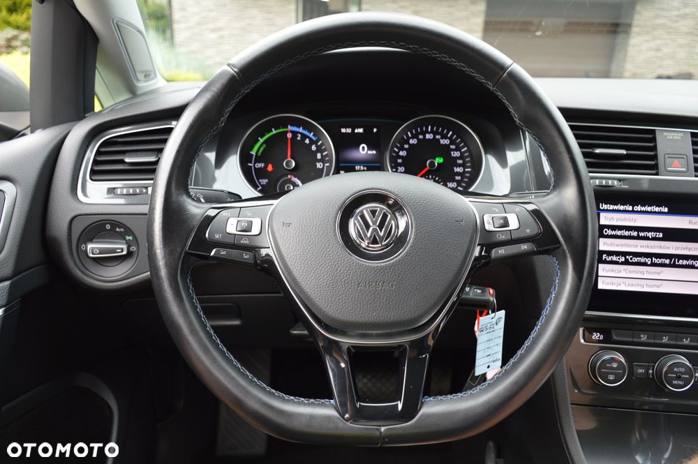 Volkswagen Golf e-Golf - 32