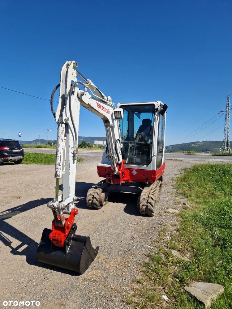 Takeuchi TB 228 - 12