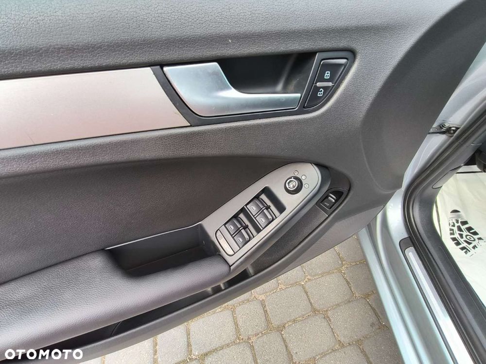 Audi A4 Limousine - 12