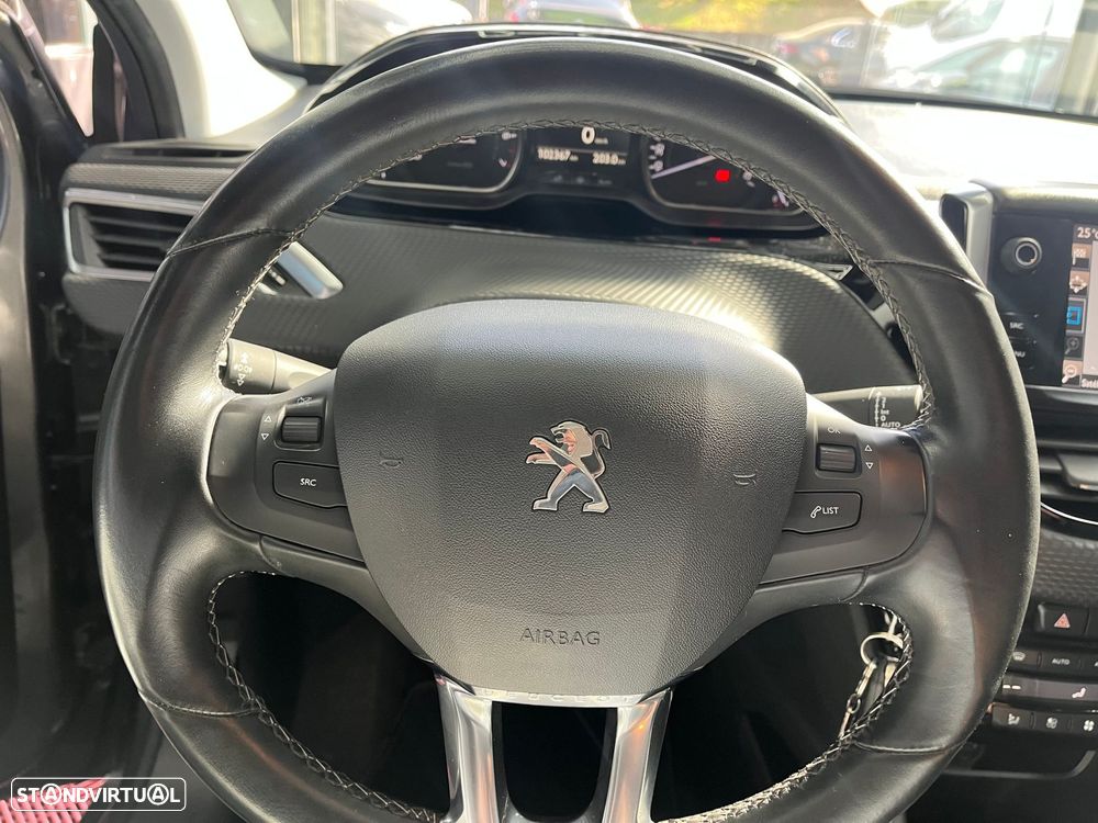 Peugeot 2008 1.2 PureTech Allure EAT6 - 12