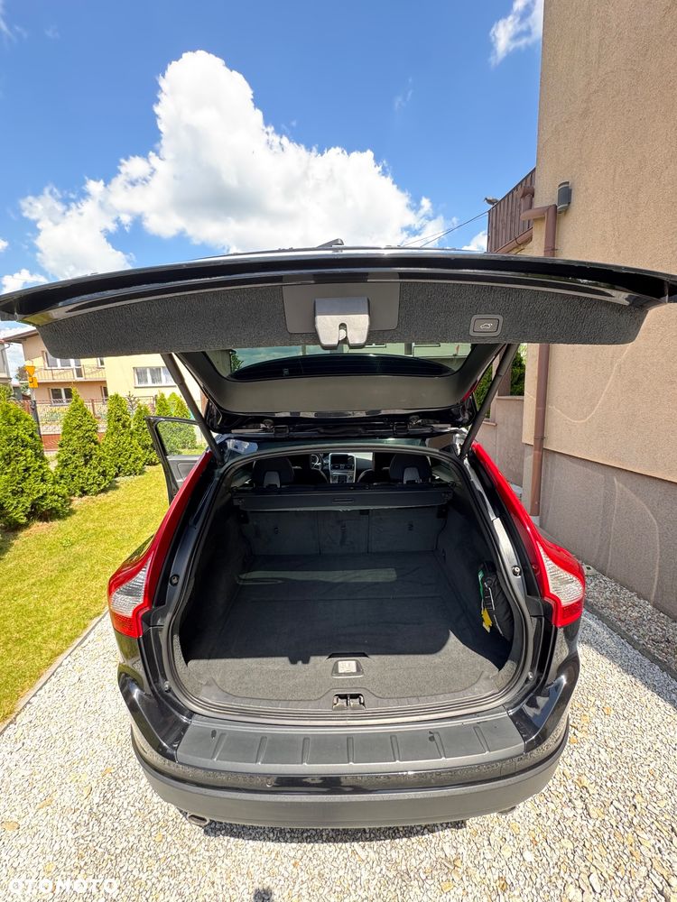 Volvo XC 60 2.4D AWD Summum - 19