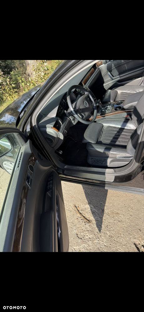 Volkswagen Phaeton - 5