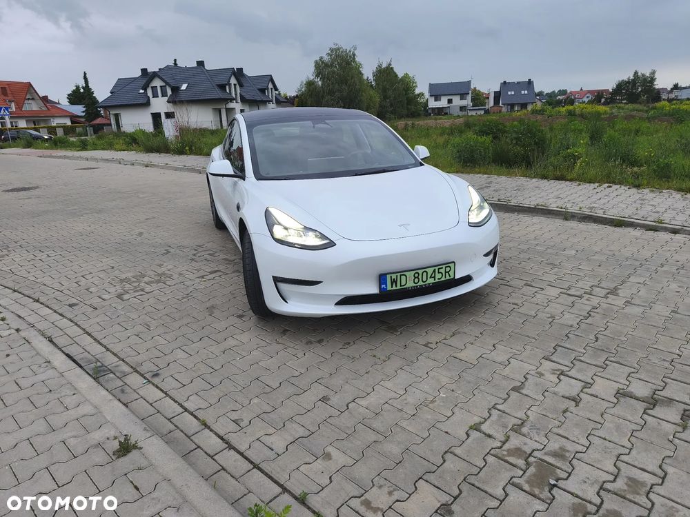 Tesla Model 3 - 5