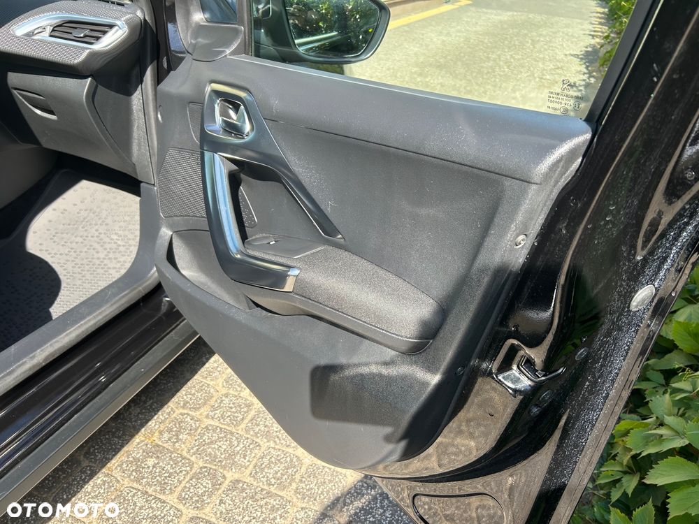Peugeot 2008 BlueHDi FAP 120 STOP & START Allure - 32