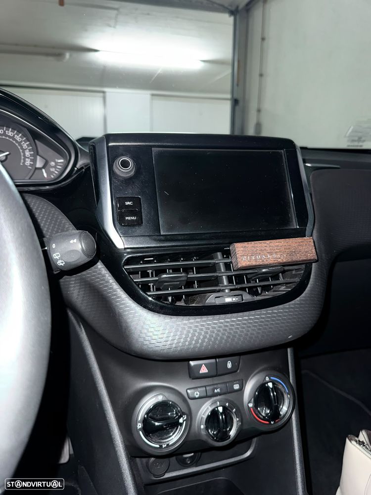 Peugeot 208 1.2 PureTech Style - 12