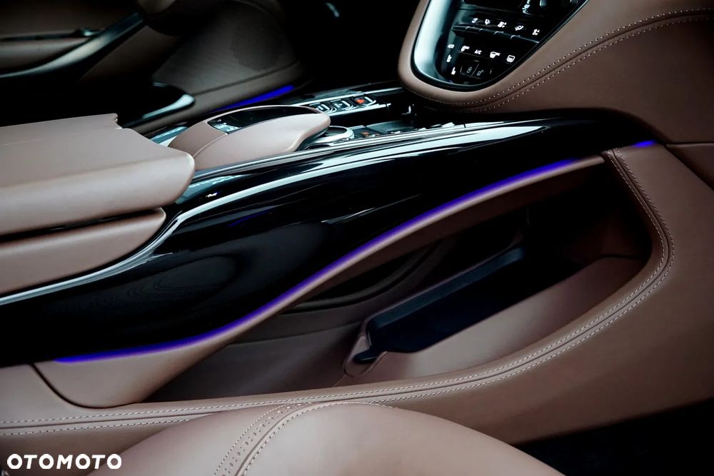 Aston Martin DBX - 19