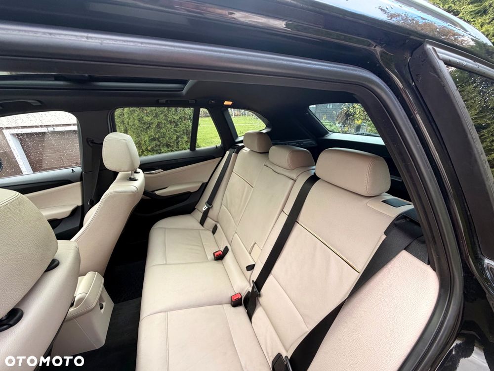 BMW X1 sDrive20d - 12