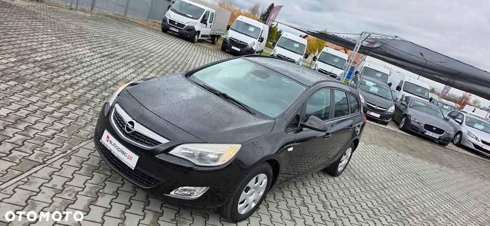 Opel Astra 1.7 CDTI Caravan DPF Edition 111 Jahre - 9