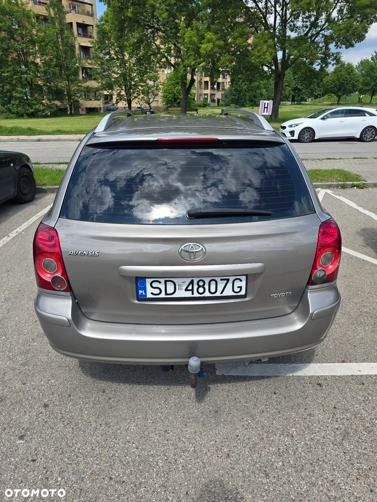 Toyota Avensis 2.0 D-4D - 4