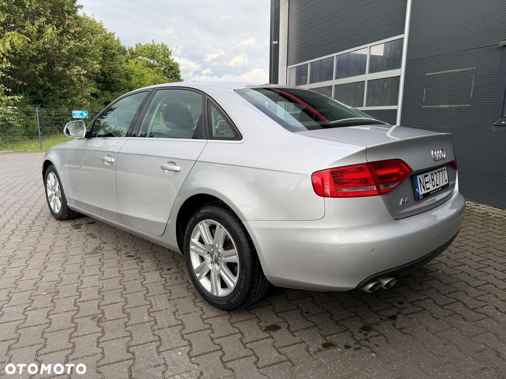 Audi A4 Limousine - 4