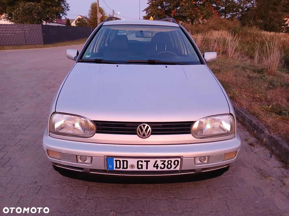 Volkswagen Golf 1.6 Comfortline - 6