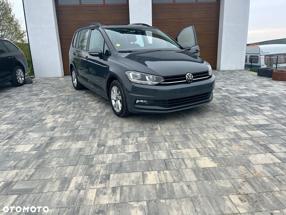 Volkswagen Touran - 5