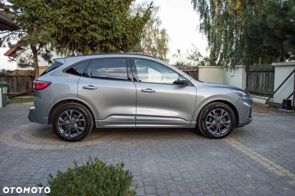 Ford Kuga 2.5 Duratec FHEV ST-LINE - 11
