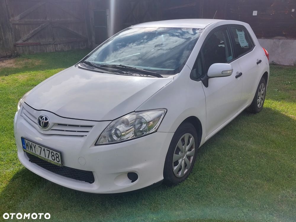 Toyota Auris - 2