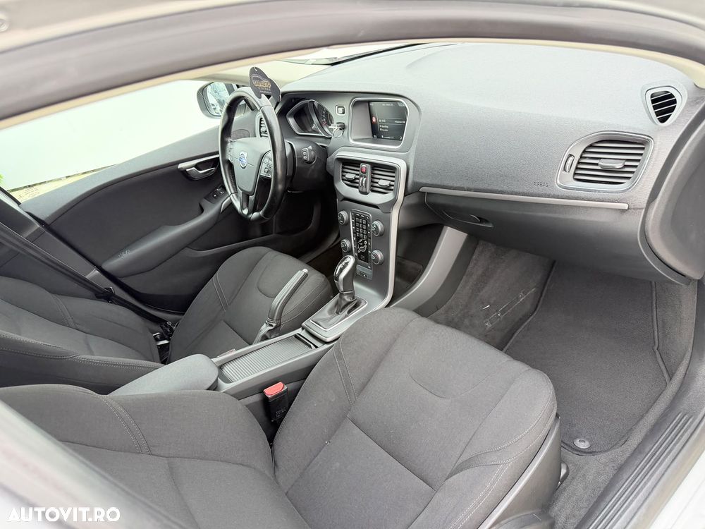 Volvo V40 D2 Powershift Kinetic - 11